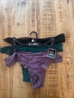 Love, Libby women’s thong panty Bottoms size large set of 3 purple black green